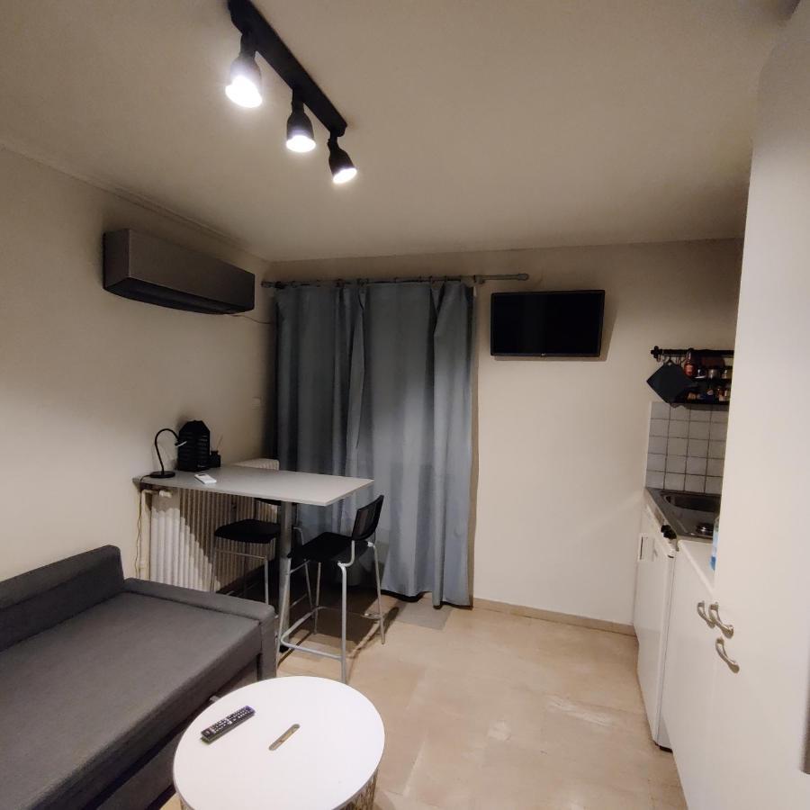 Theo'S Loft Apartment เอเธนส์ ภายนอก รูปภาพ