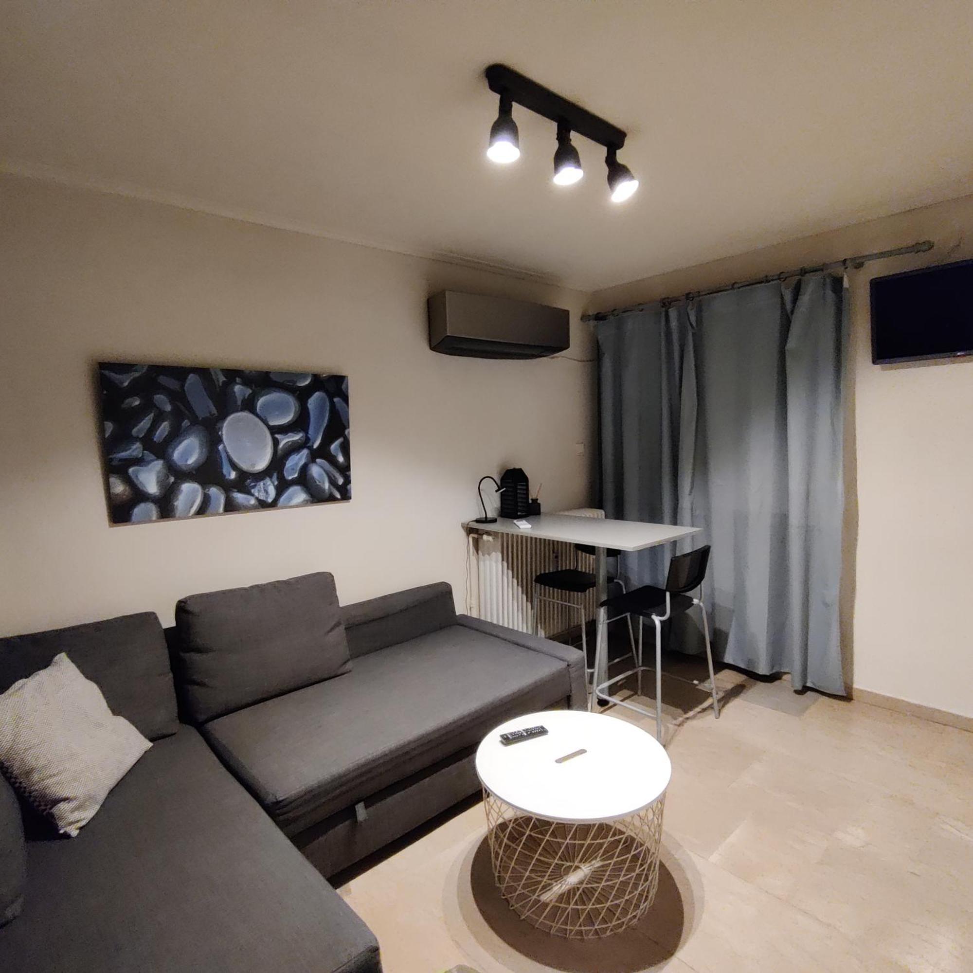 Theo'S Loft Apartment เอเธนส์ ภายนอก รูปภาพ